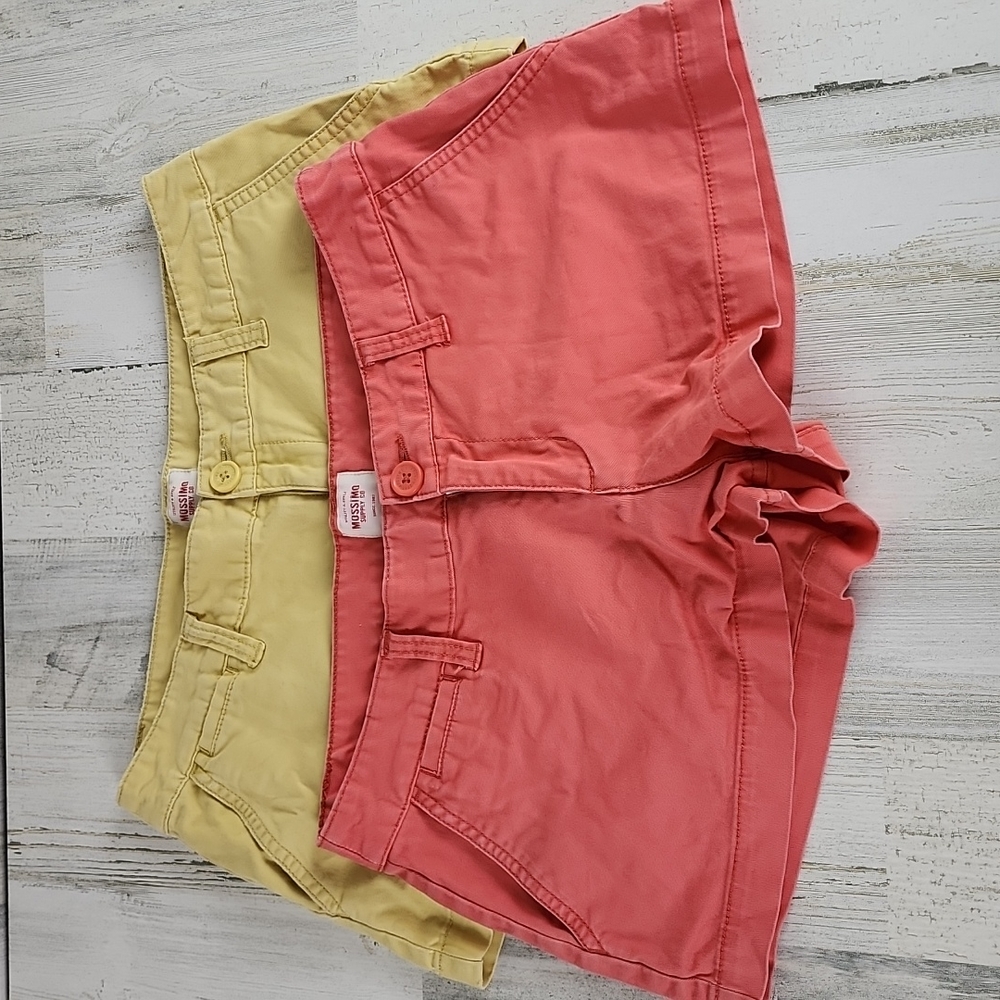 Mossimo Supply Co bundle of 2 pair of shorts coral, golden yellow Size 9 (fit 6)